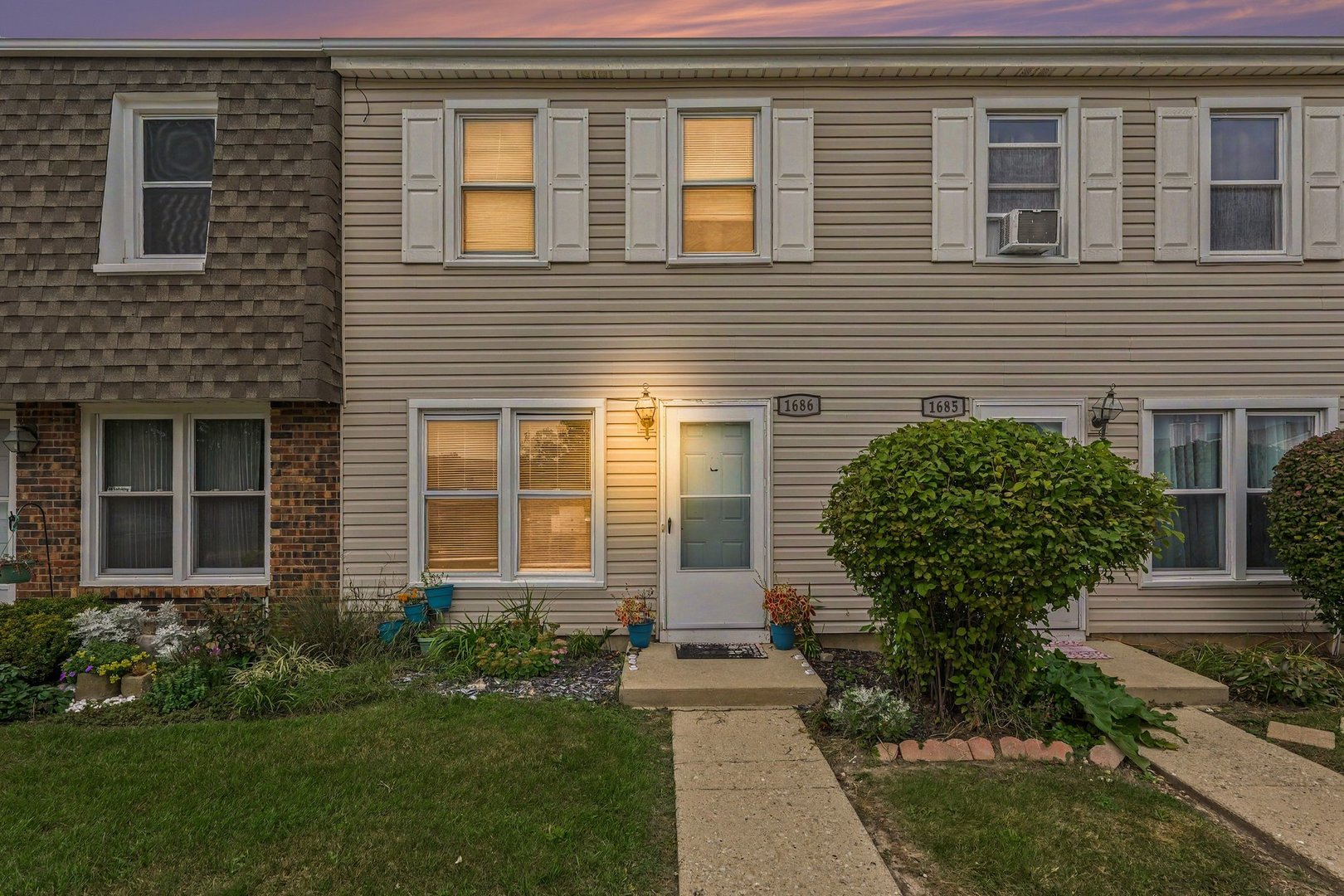 1686 Shamrock Court — photo