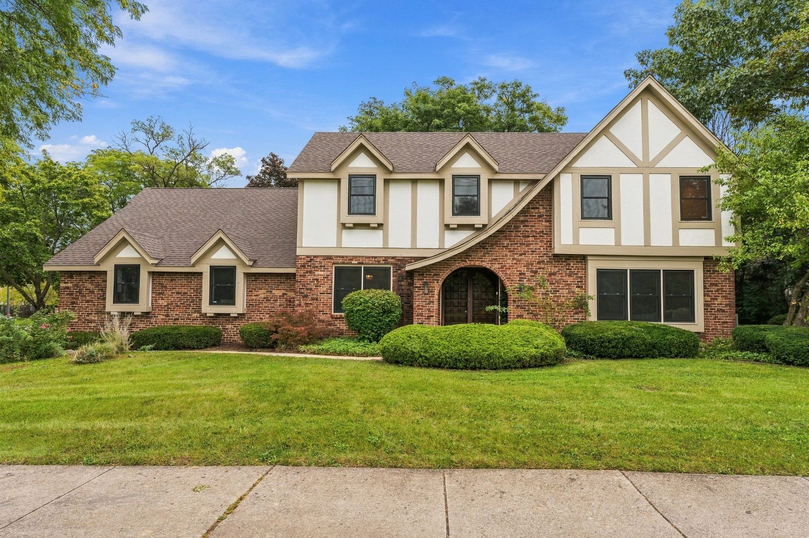 1221 W Sable Drive — photo