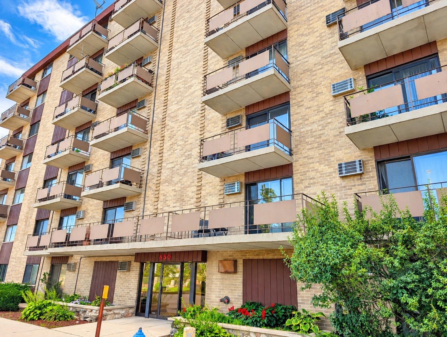 850 Des Plaines Avenue Unit 101 — photo