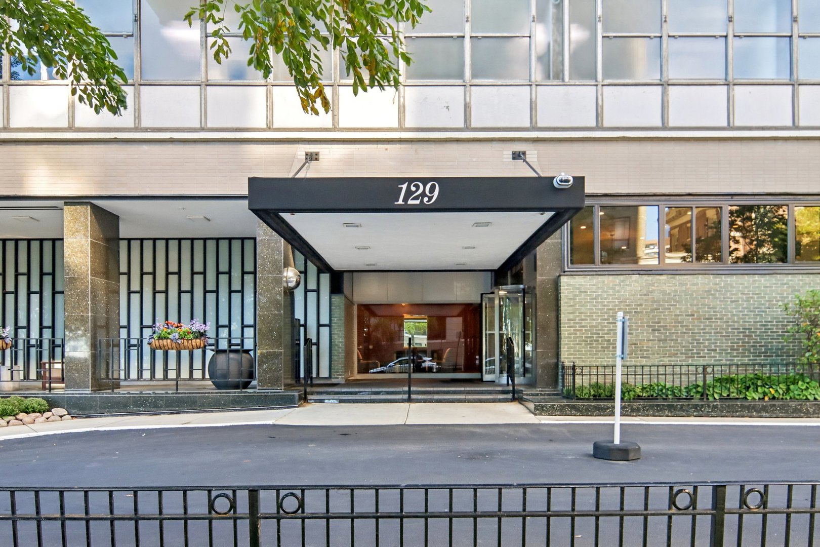 1000 N Lake Shore Drive Unit 1604 — photo