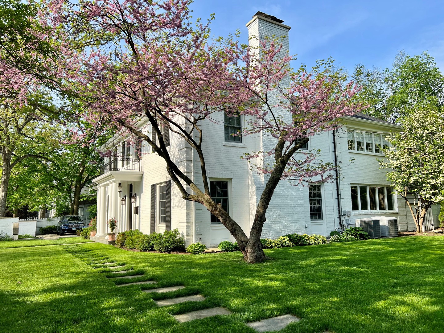 Home in Winnetka, IL 60093 — photo 2