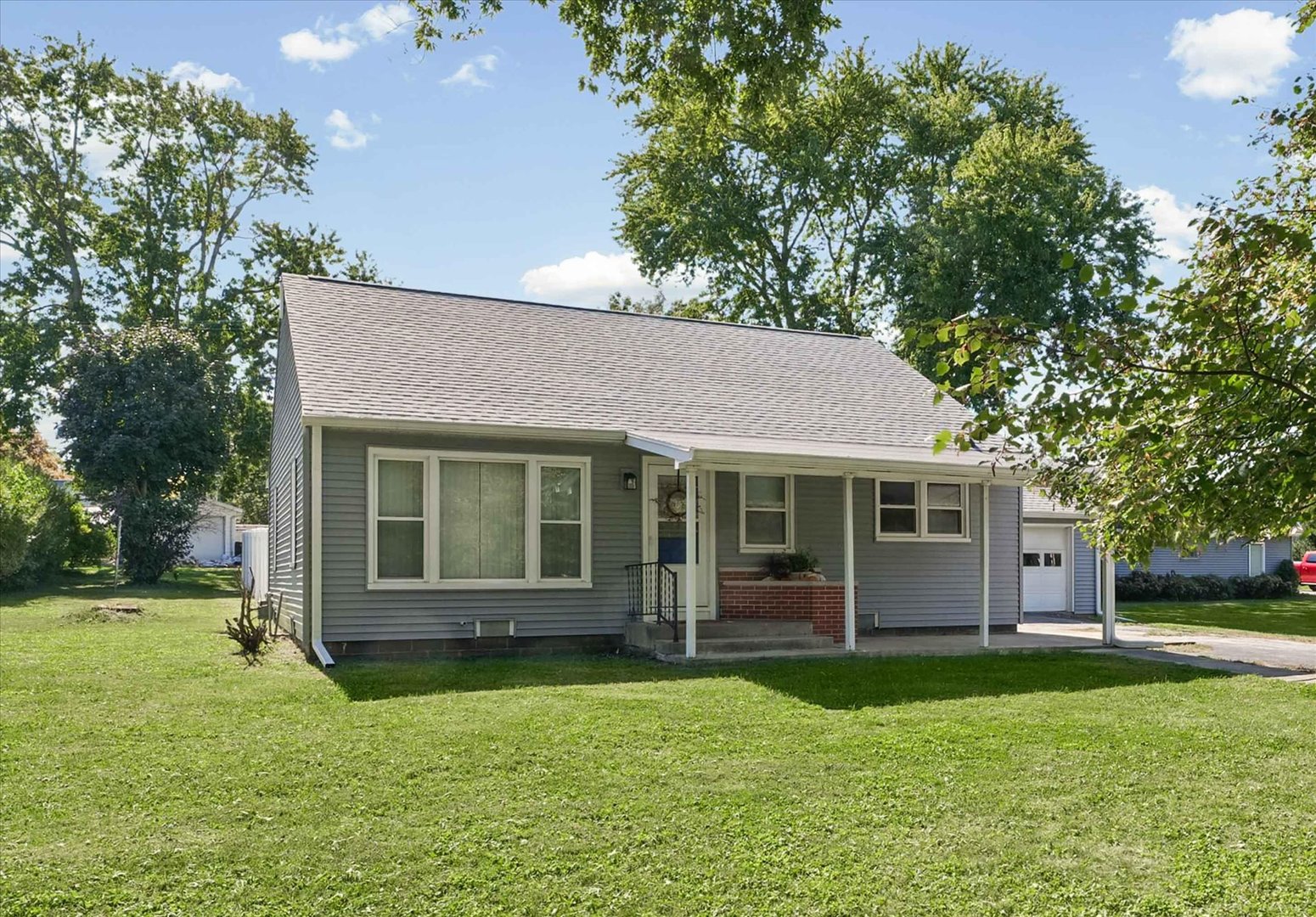 205 E Jefferson Street, Philo, IL 61864 — photo 2