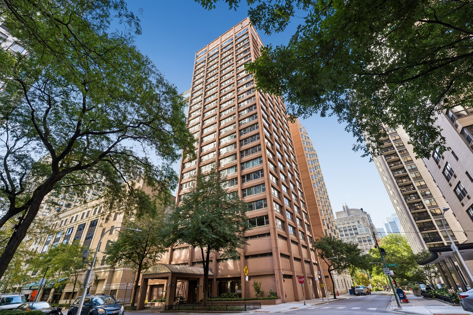 247 E Chestnut Street Unit 1601 — photo