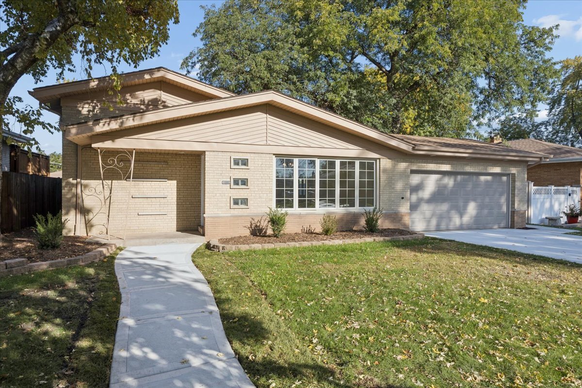 5504 Oak Center Drive — photo