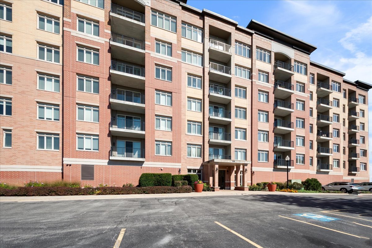 1199 E Port Clinton Road Unit 710 — photo