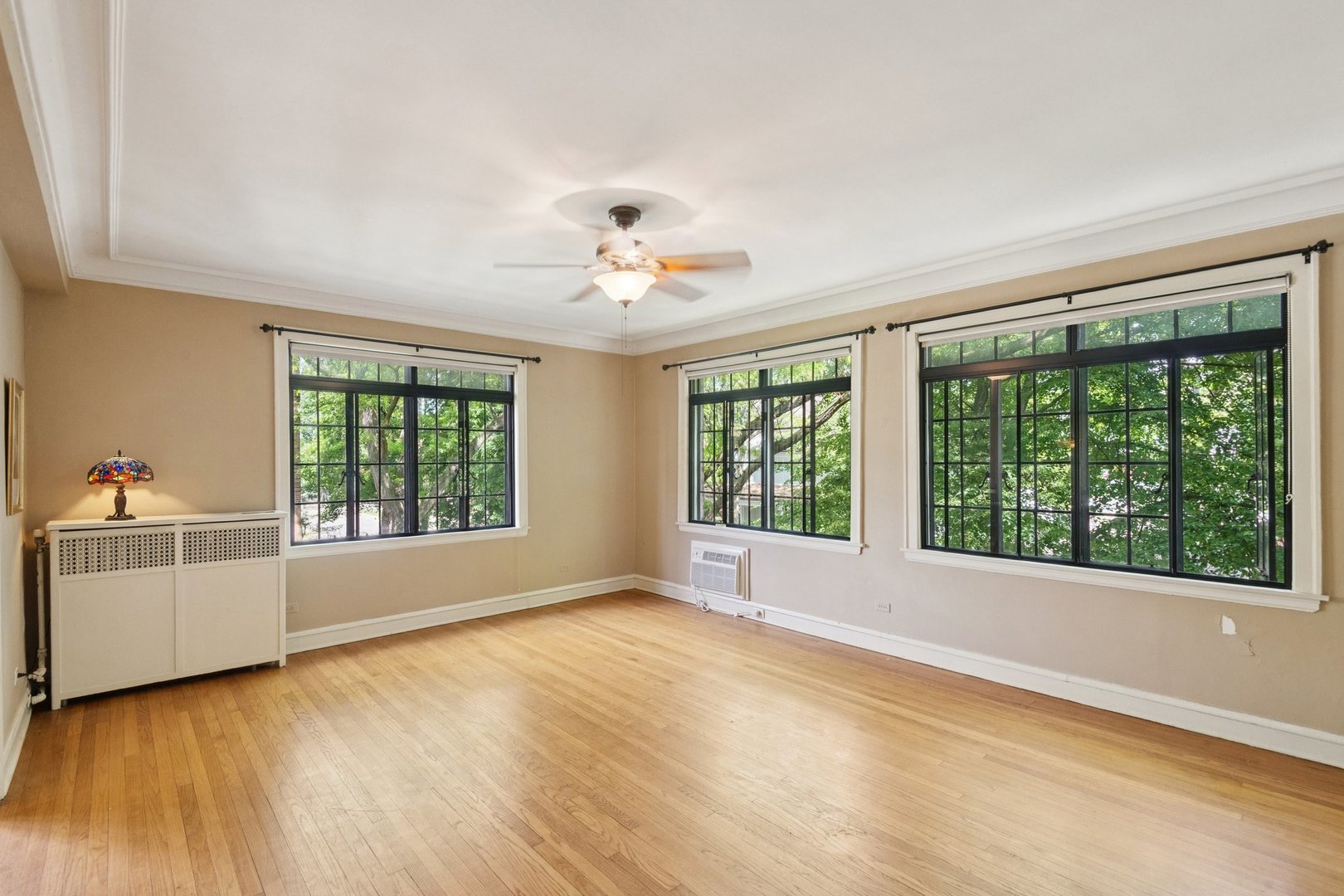Home in Evanston, IL 60201 — photo 3