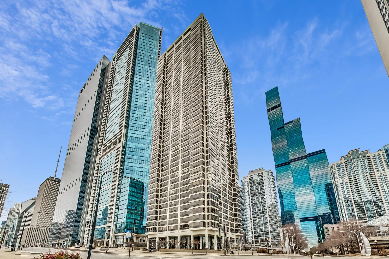 360 E Randolph Street Unit 405 — photo