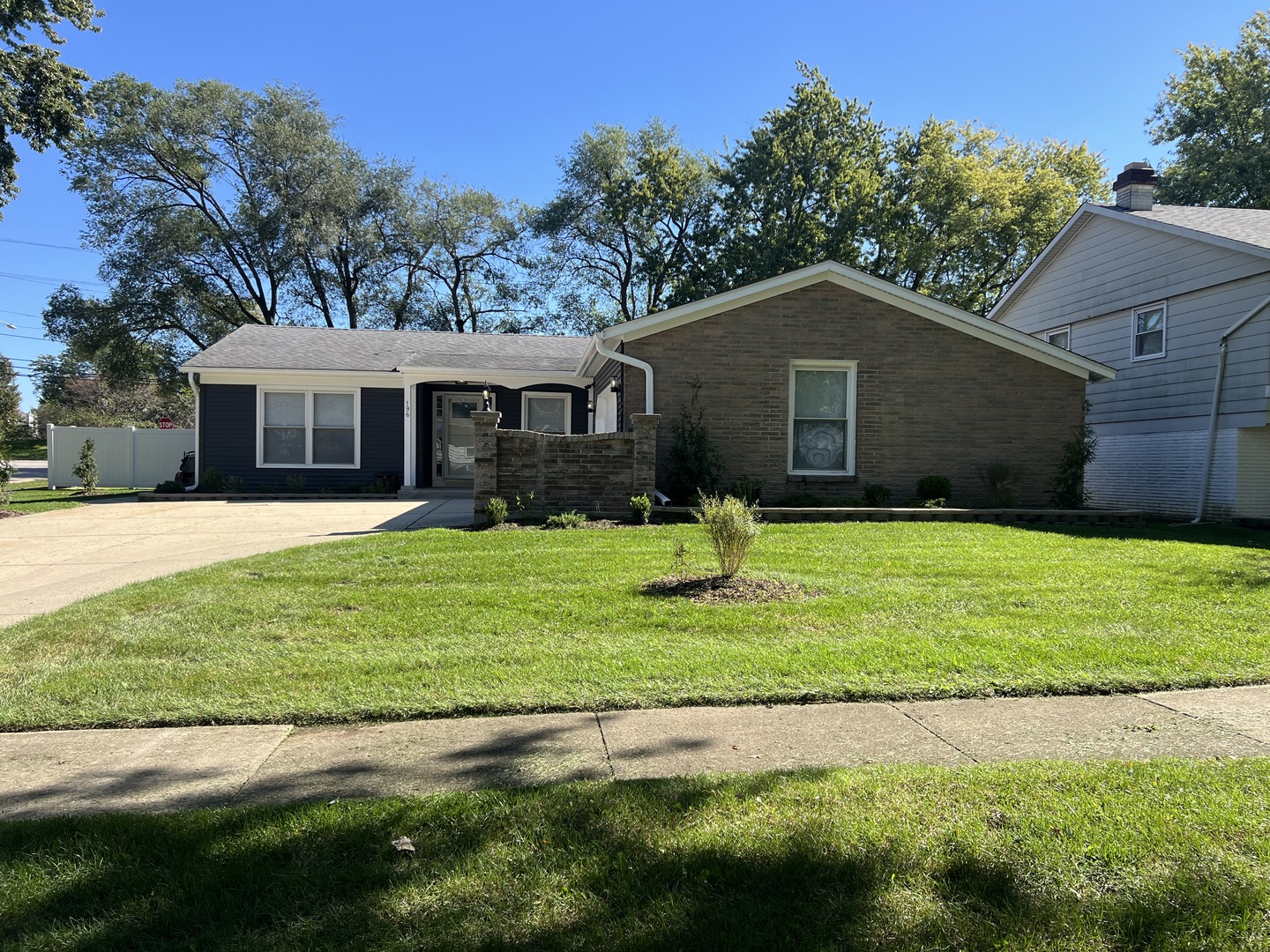 196 Green Court — photo