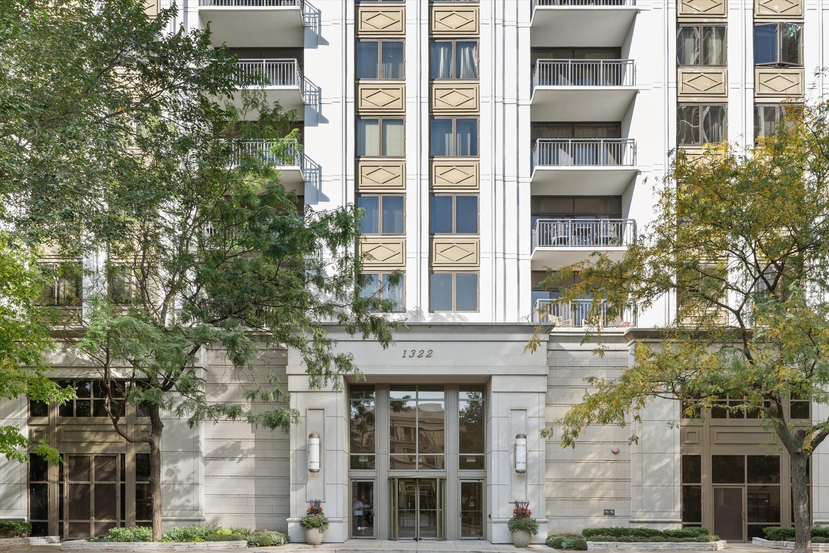 1322 S Prairie Avenue Unit 1706 — photo