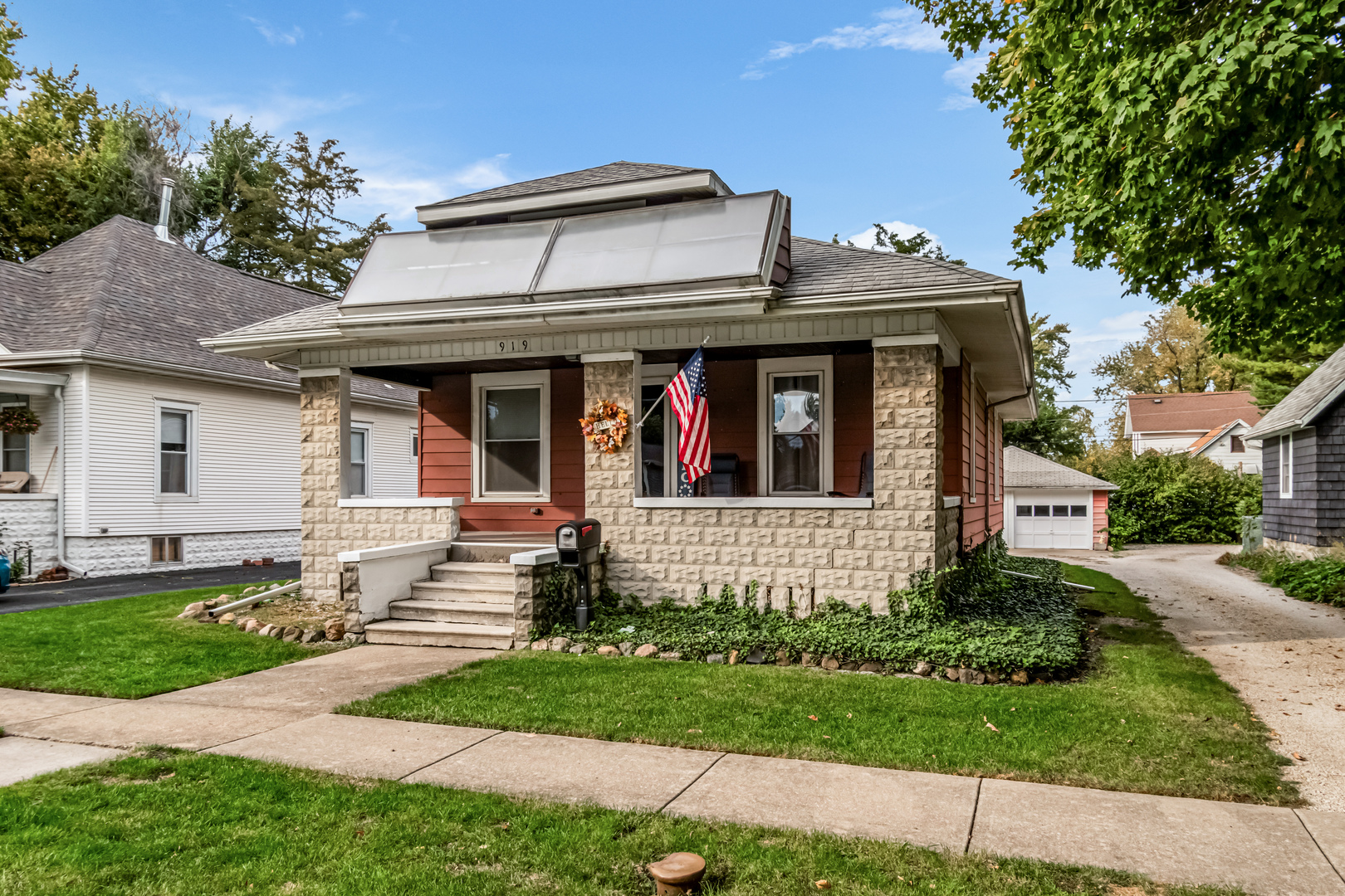 919 E Washington Street — photo