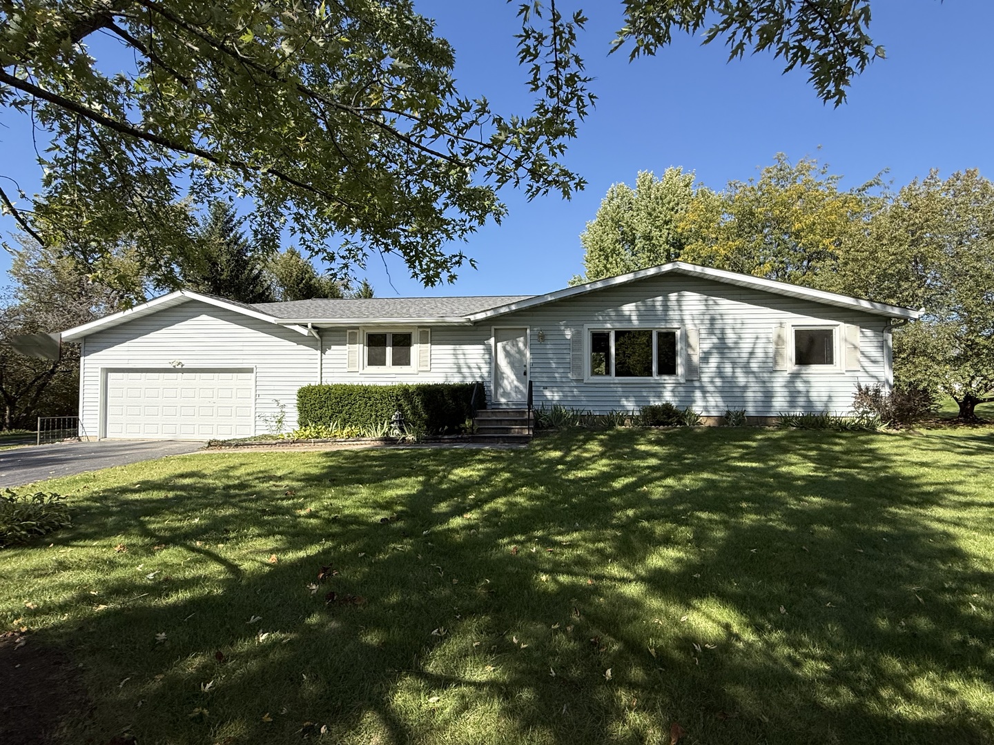 1667 Forestview Drive — photo