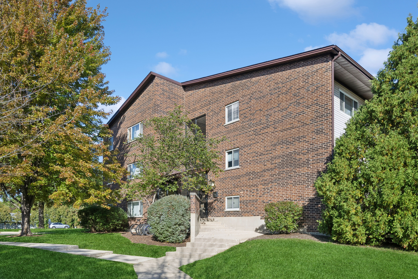 660 Perrie Drive Unit 201 — photo