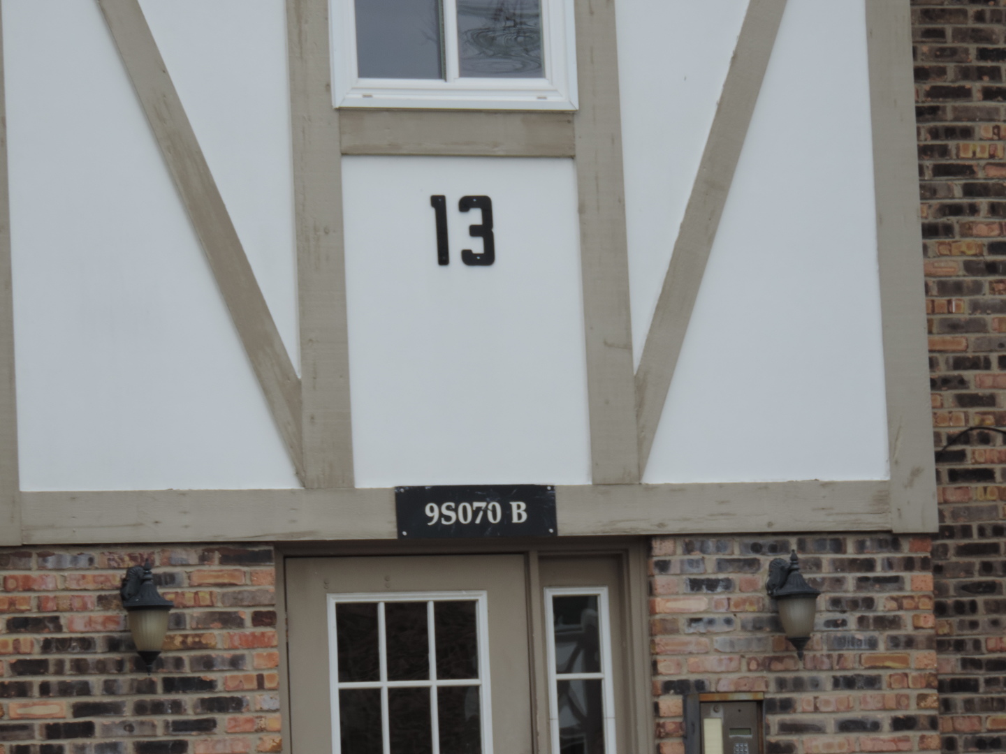 9S070 Lake Drive Unit 13B-205 — photo