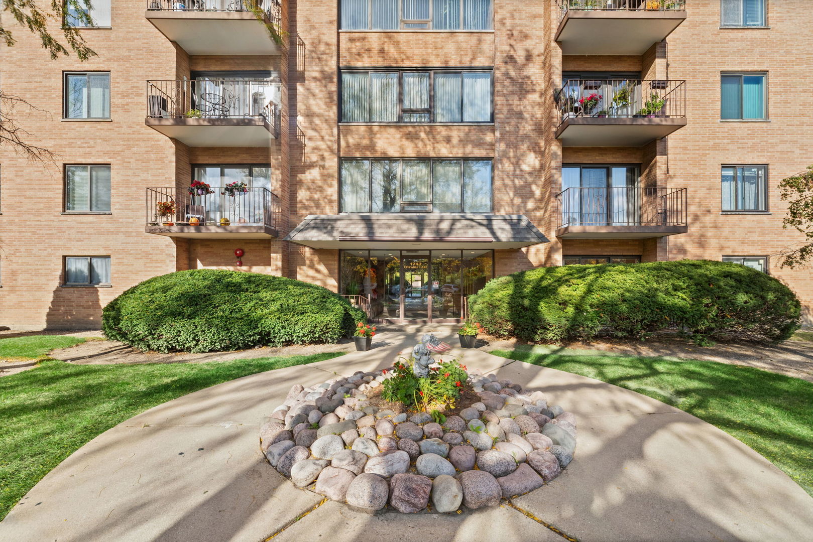 1747 W Crystal Lane Unit 207 — photo