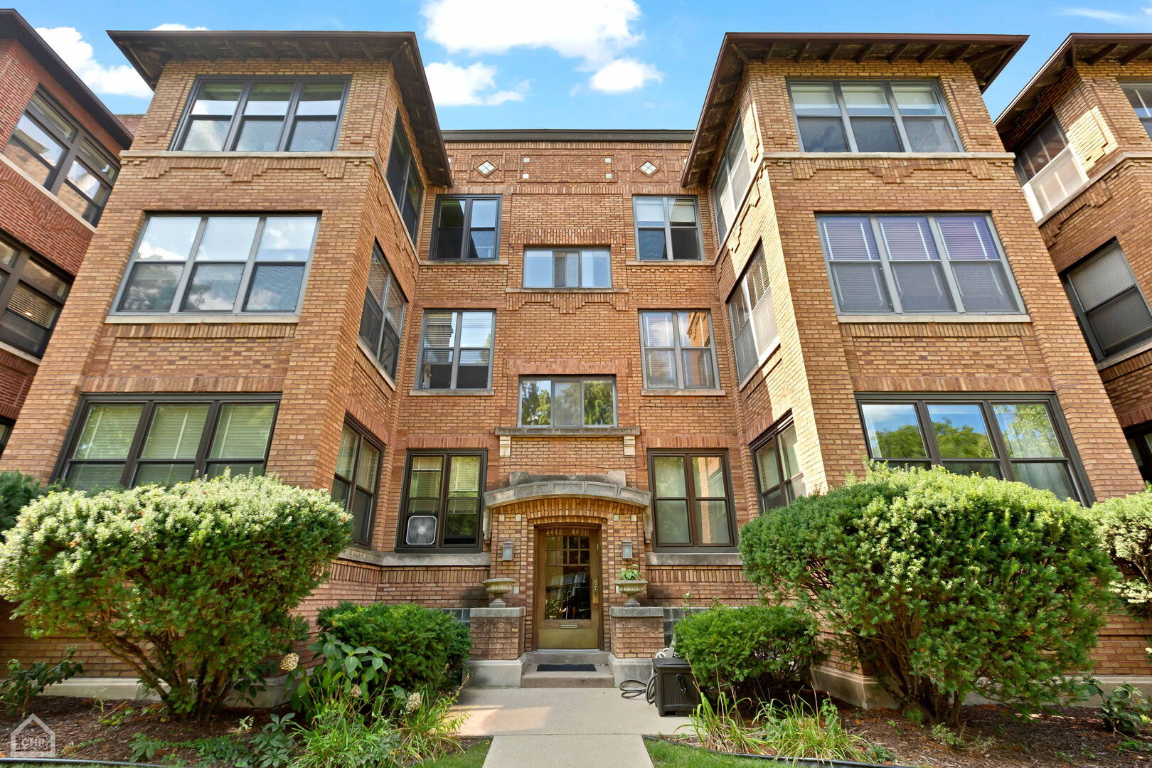 4448 N Malden Street Unit 3 — photo