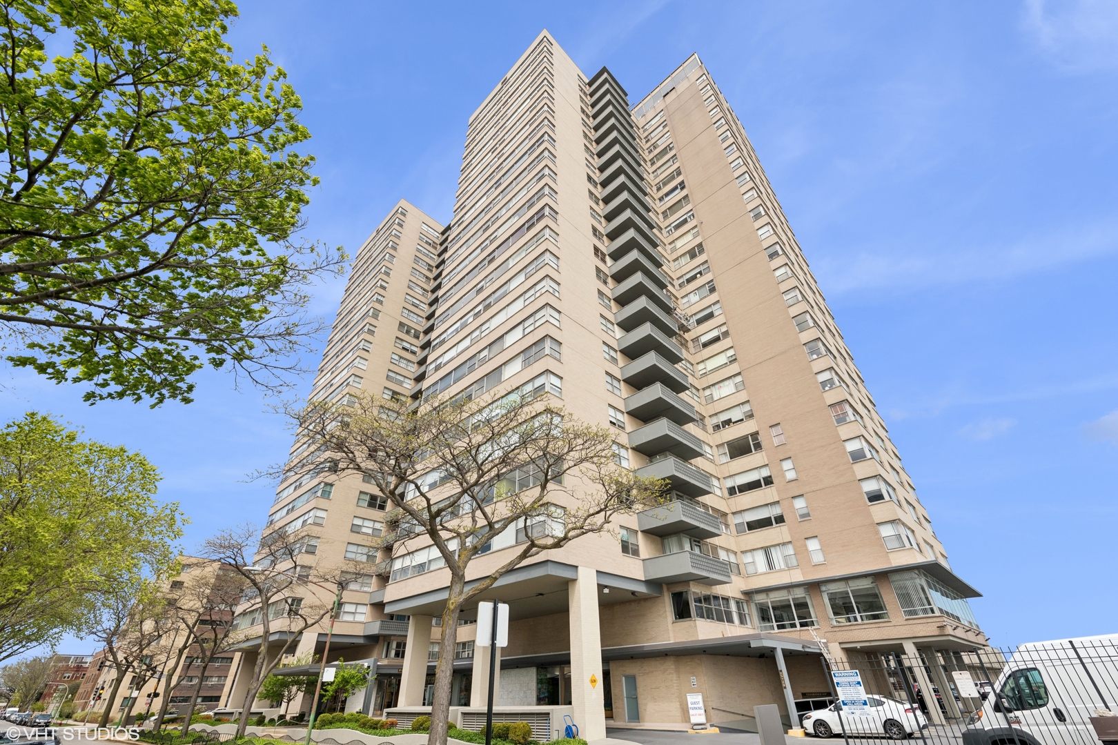 6301 N Sheridan Road Unit 6V — photo