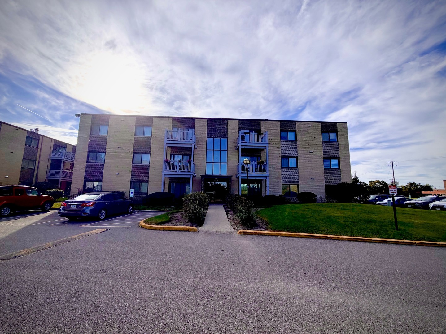 674 Pinecrest Drive Unit 302 — photo