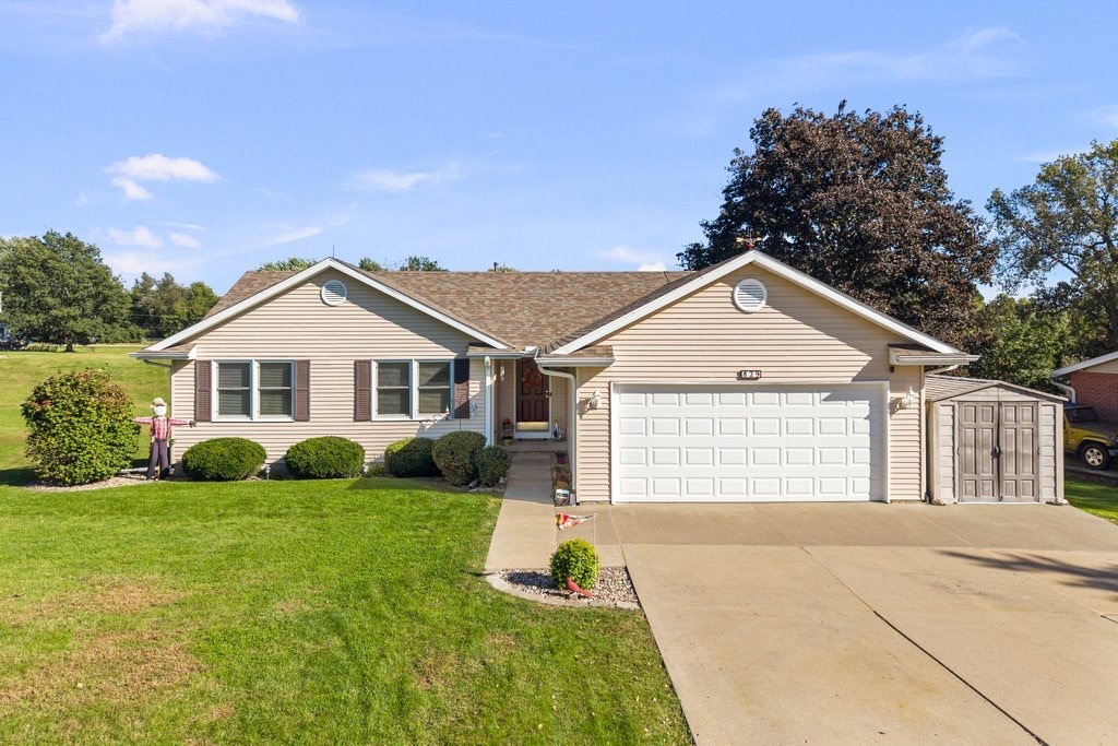 829 Fyre Lake Drive — photo