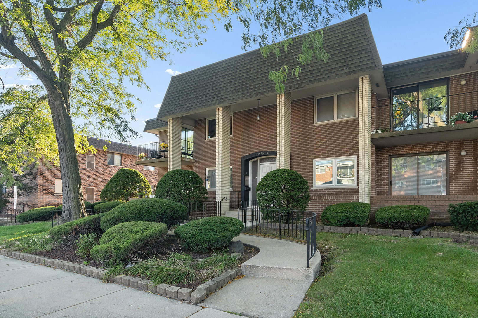 10406 S Pulaski Road Unit 201 — photo
