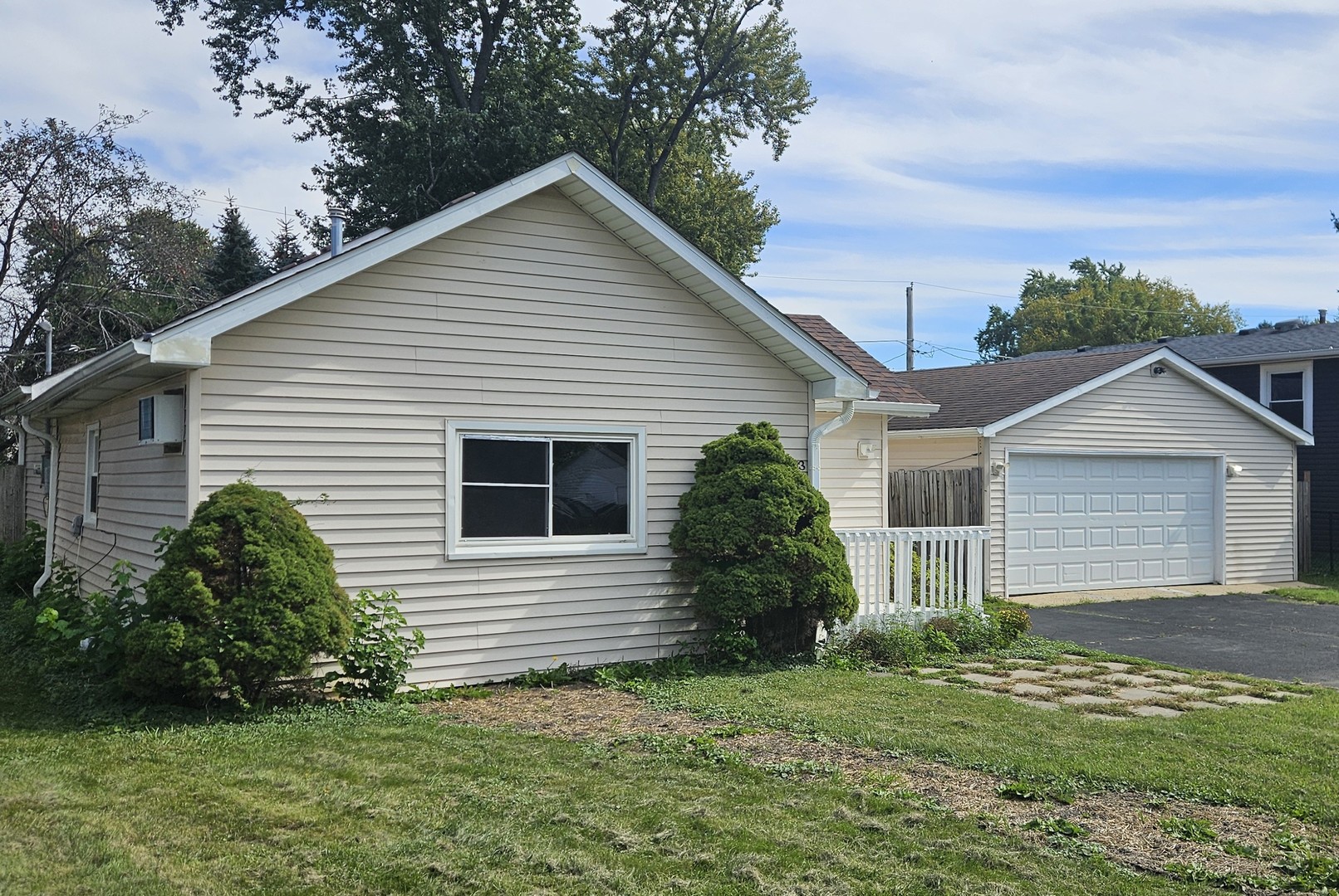 1613 Juneway Terrace — photo