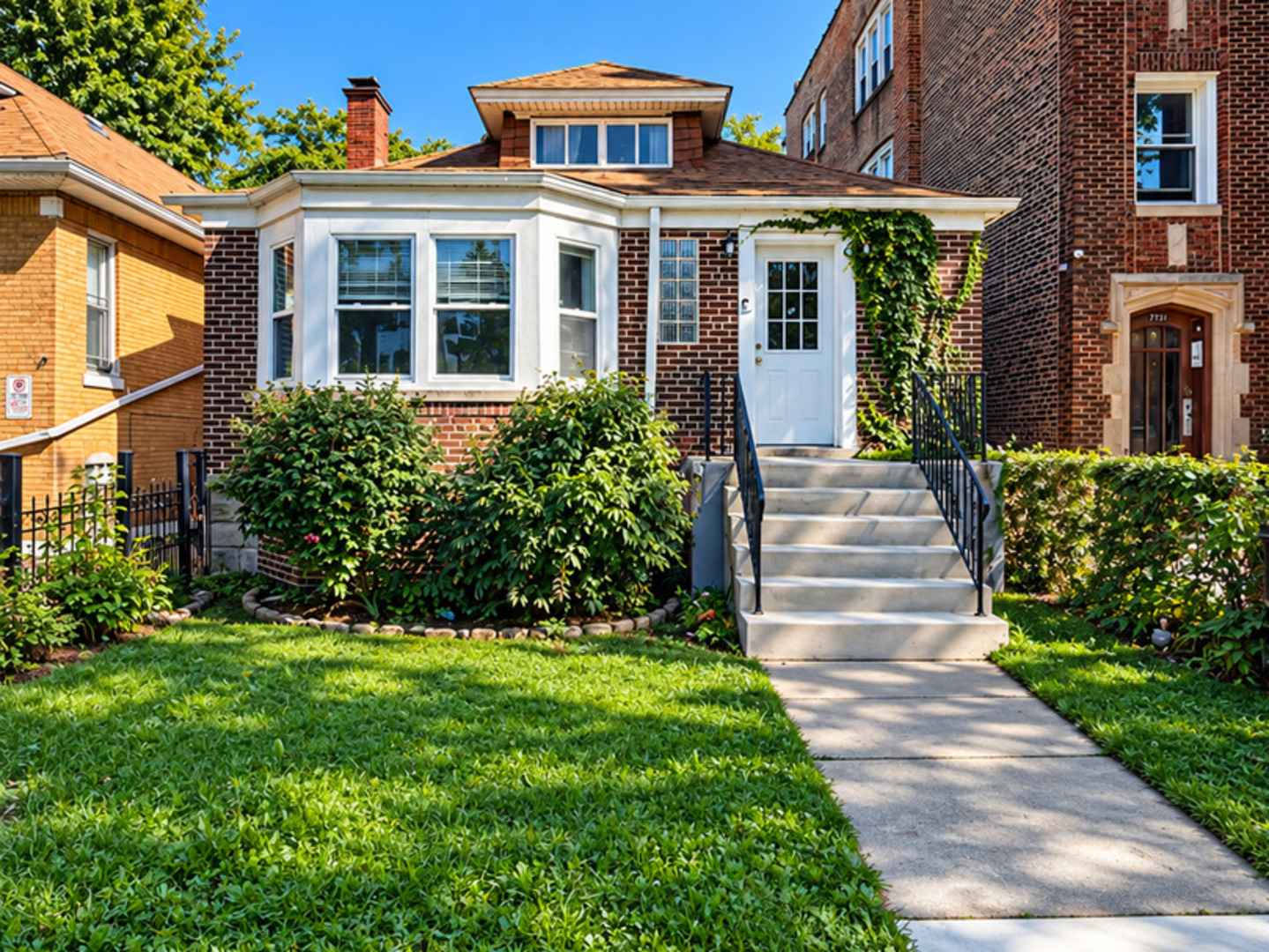 Home in Chicago, IL 60649 — photo 2