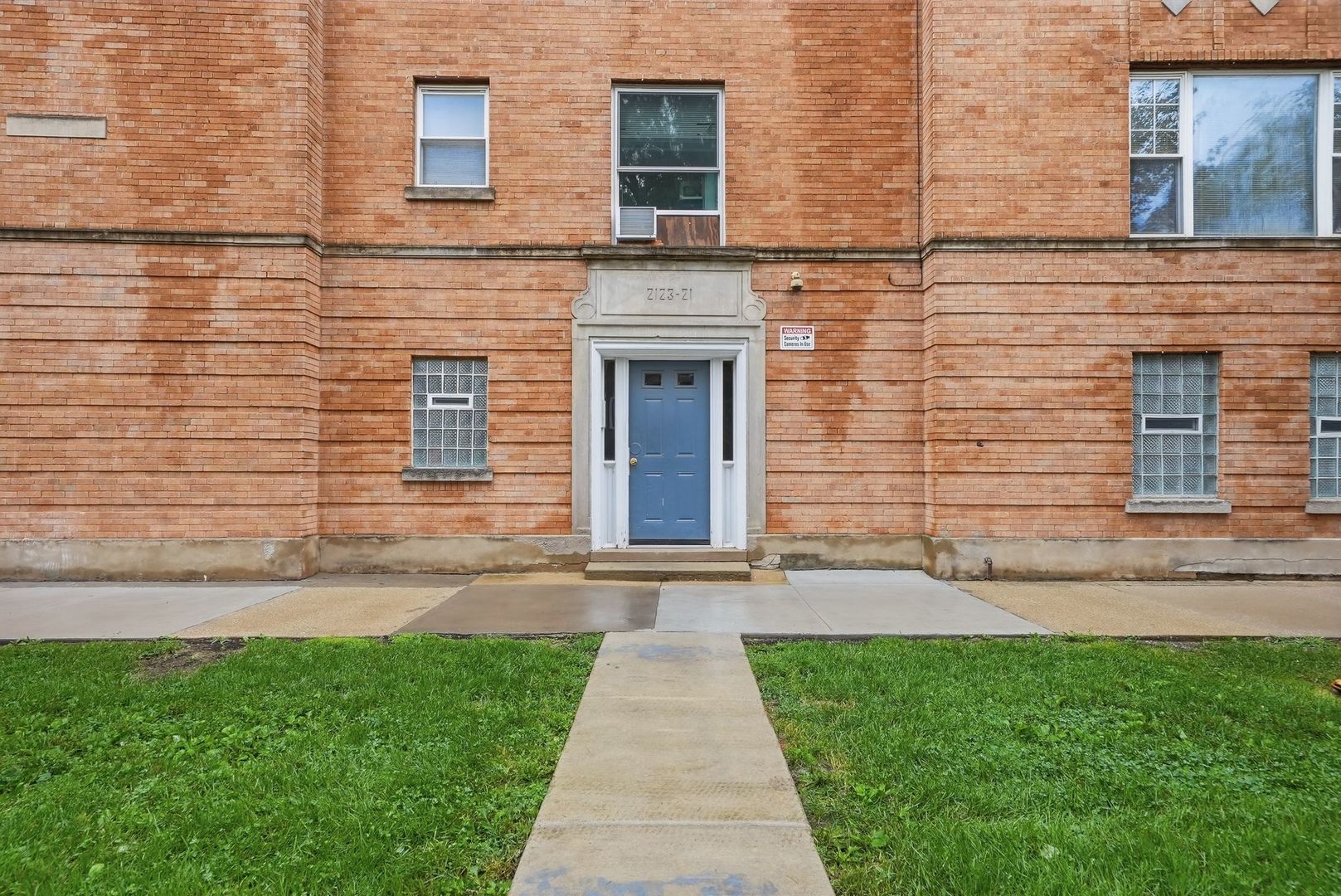 2121 N Saint Louis Avenue Unit 3S — photo