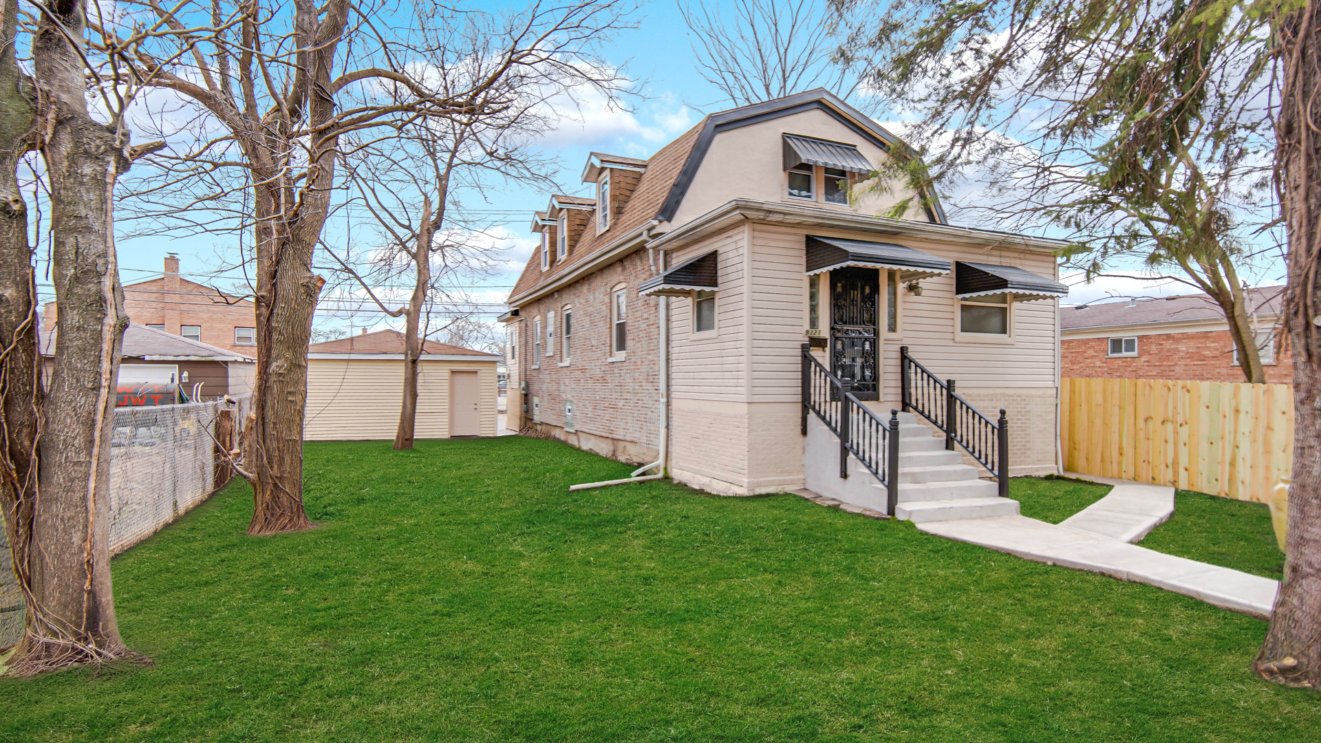 9321 S Green Street — photo