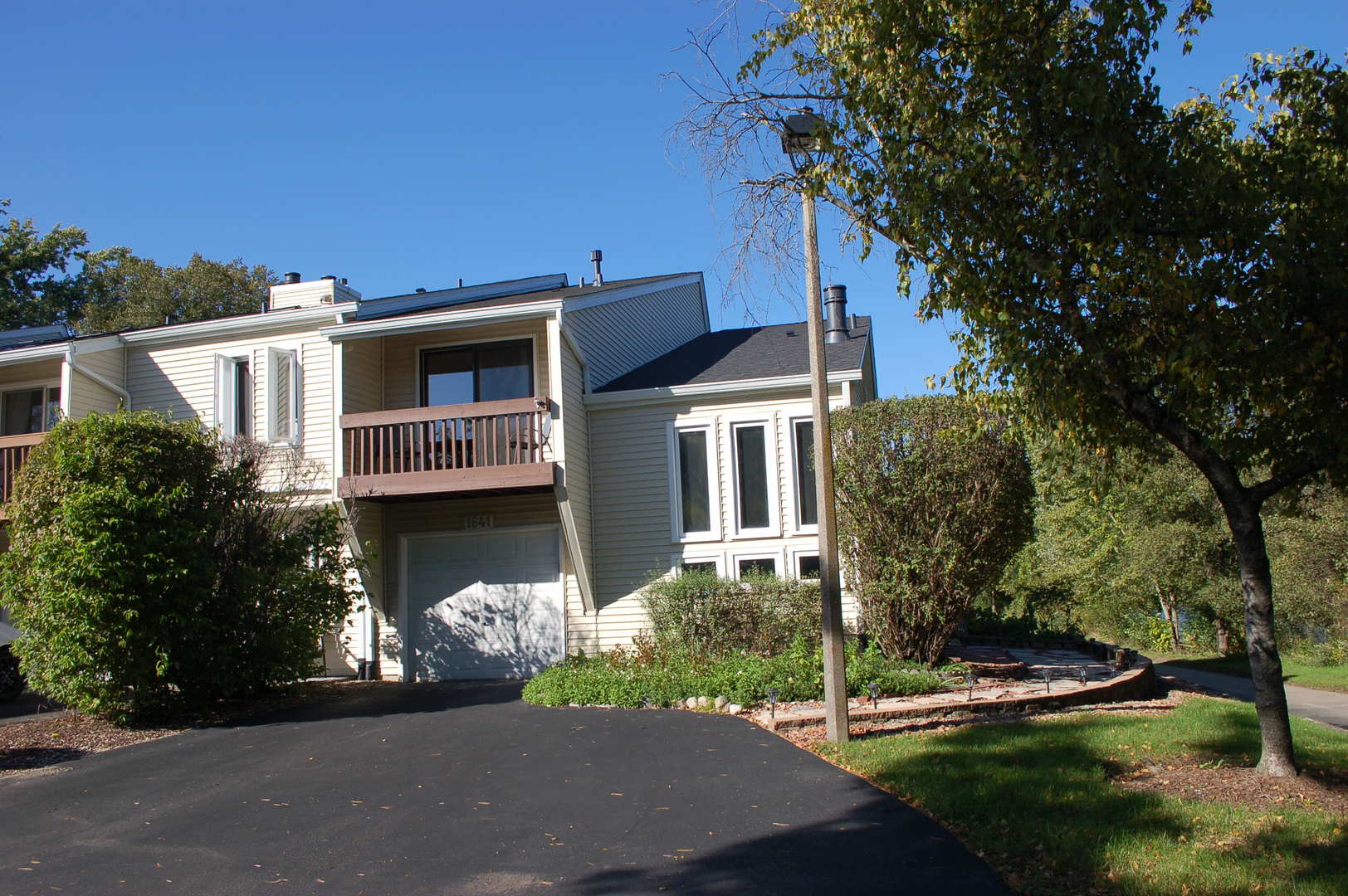 1641 Cove Court — photo