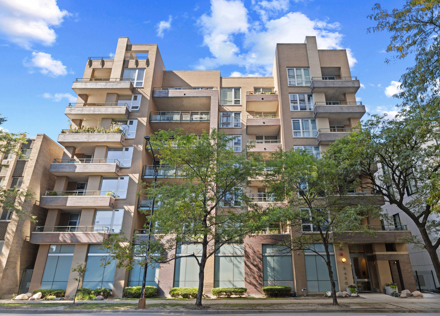 5430 N Sheridan Road Unit 604 — photo