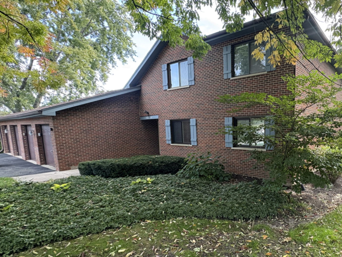 5365 Newport Drive Unit C — photo