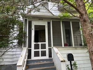 1504 W Glen Flora Avenue — photo
