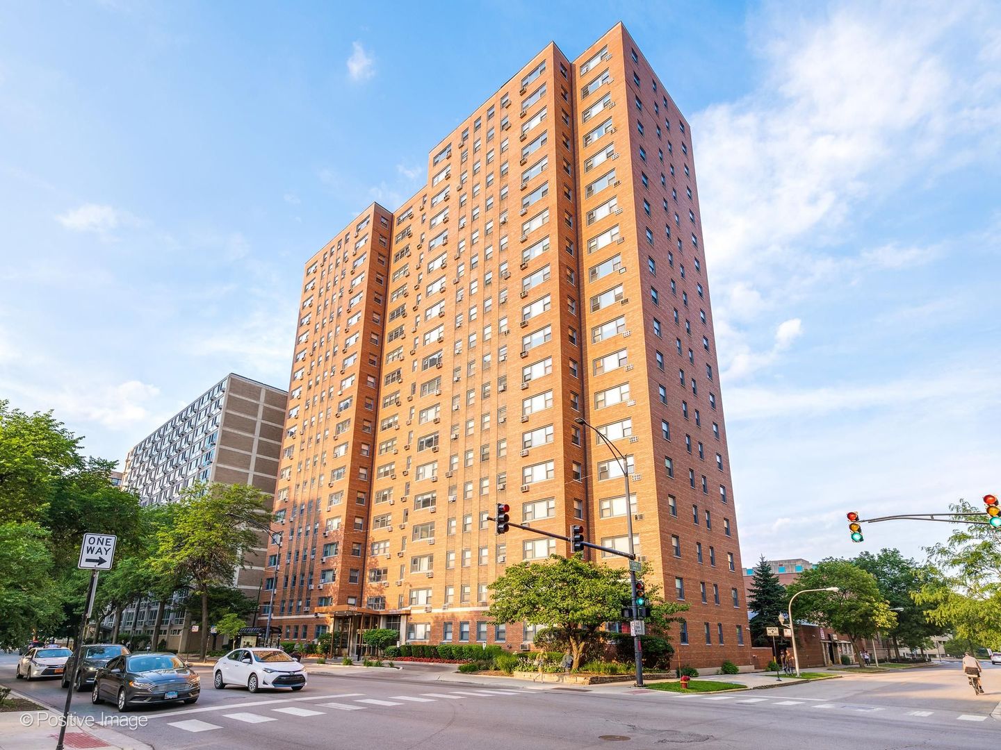 2909 N Sheridan Road Unit 1907 — photo