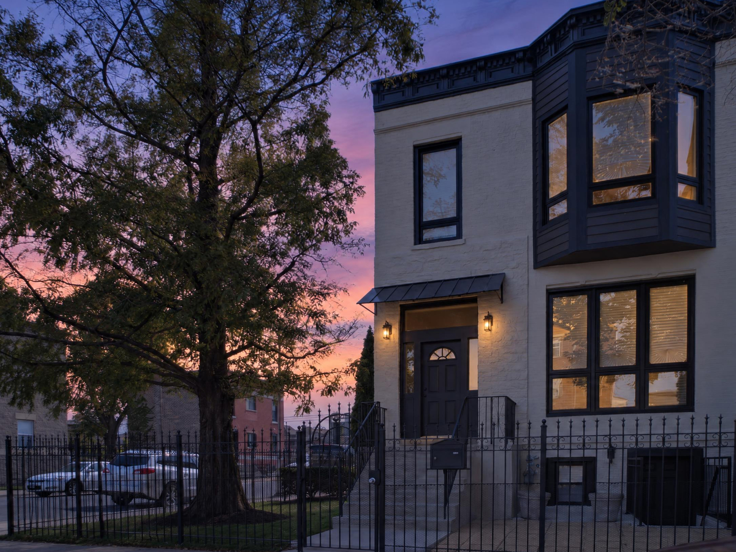 2703 W Warren Boulevard — photo