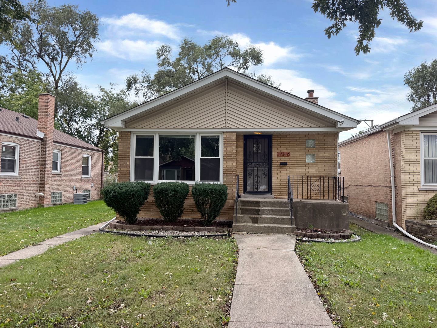 12312 S May Street — photo