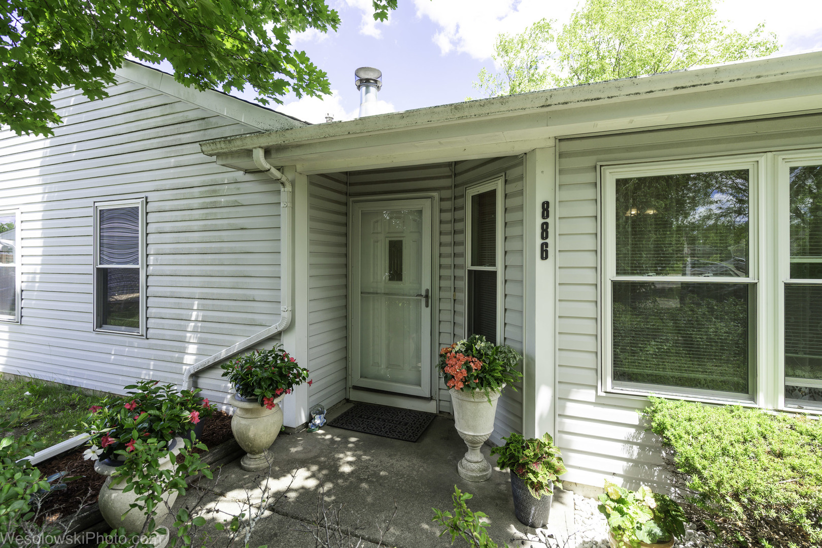 886 Quincy Court — photo
