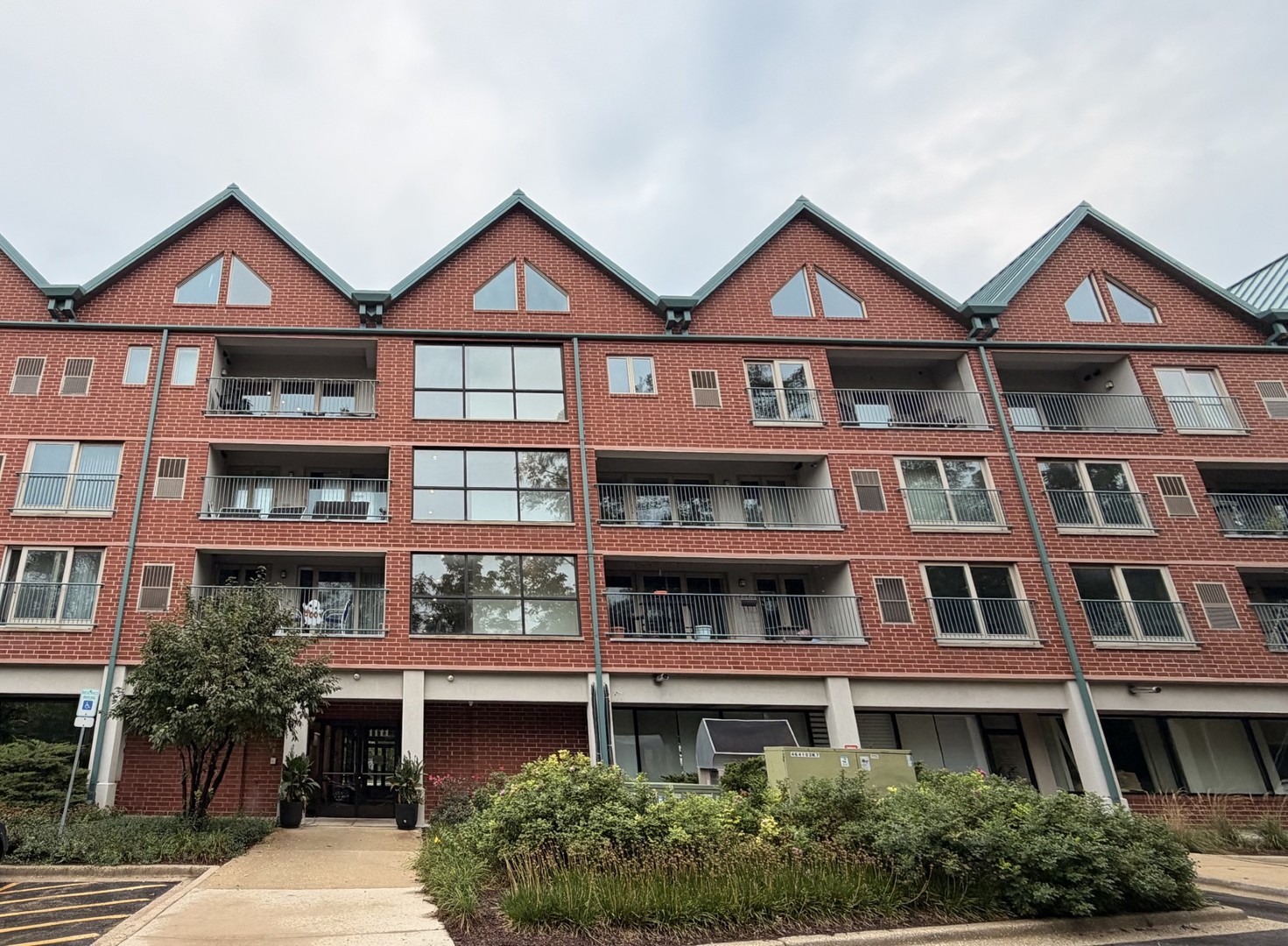 1111 Burlington Avenue Unit 312 — photo