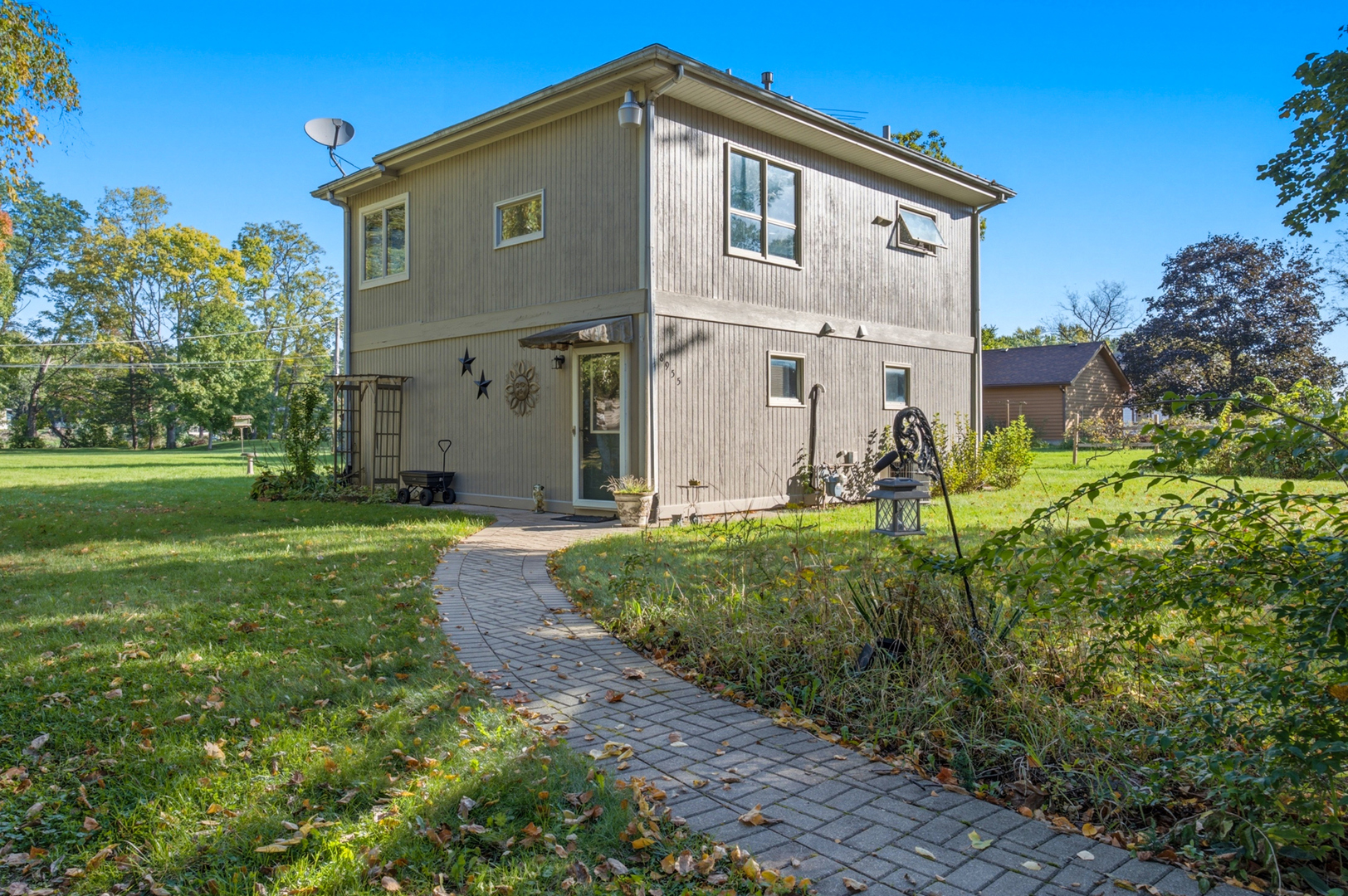8955 Van Emmon Road — photo
