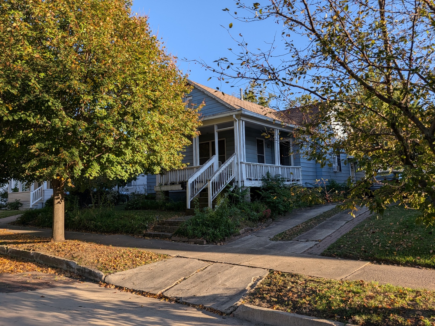 819 E Monroe Street — photo