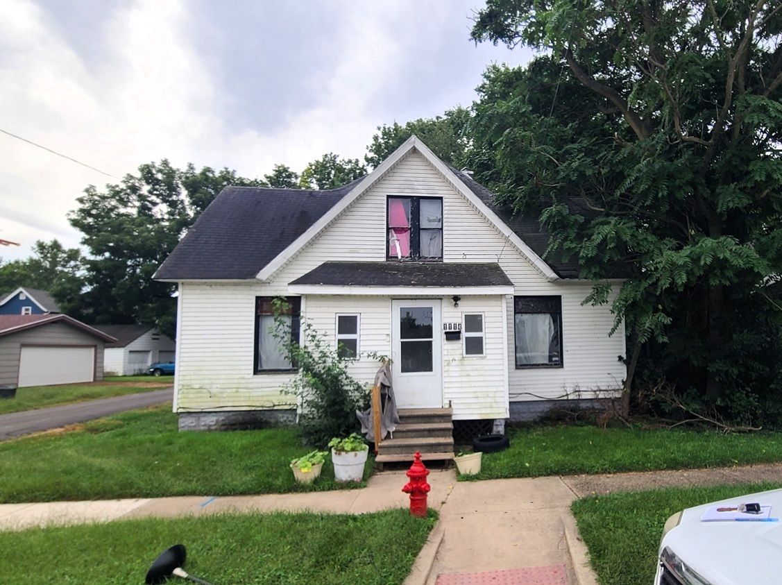 1114 W 4th Street — photo