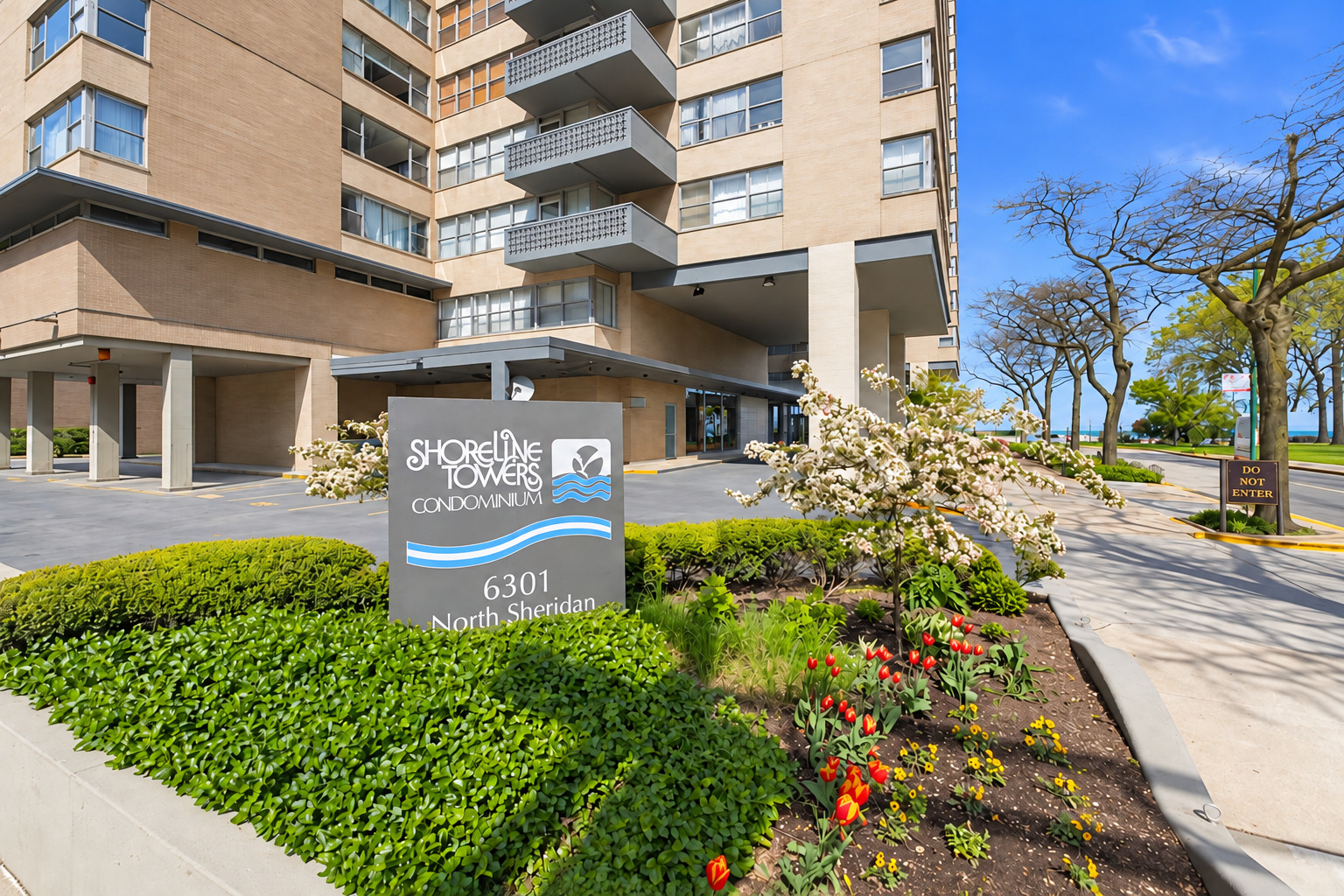 6301 N Sheridan Road Unit 4H — photo