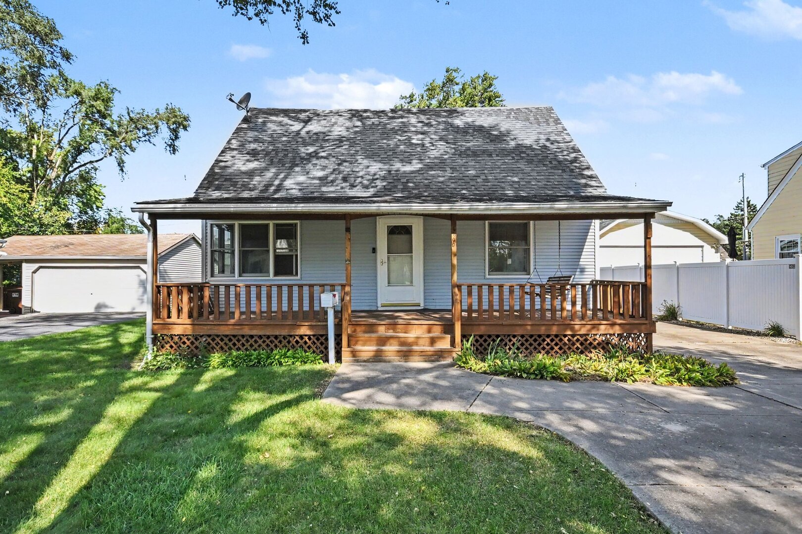6600 Pine Point Drive — photo