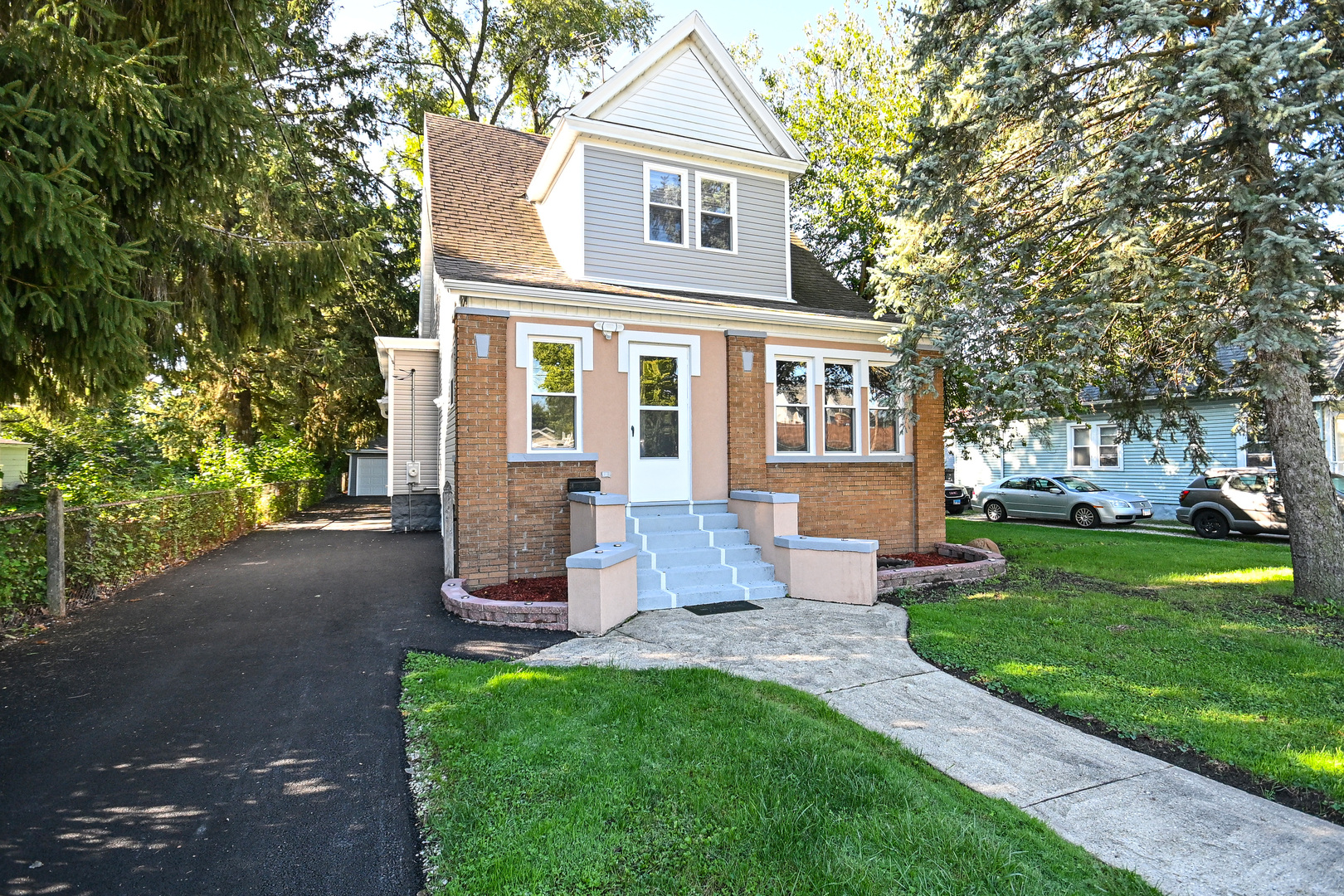 417 E 16th Street — photo