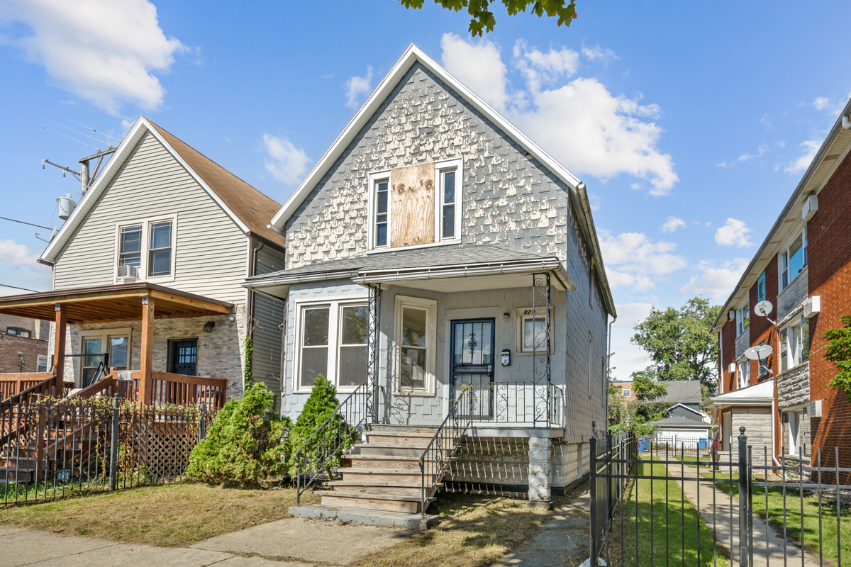 820 E 90th Place — photo