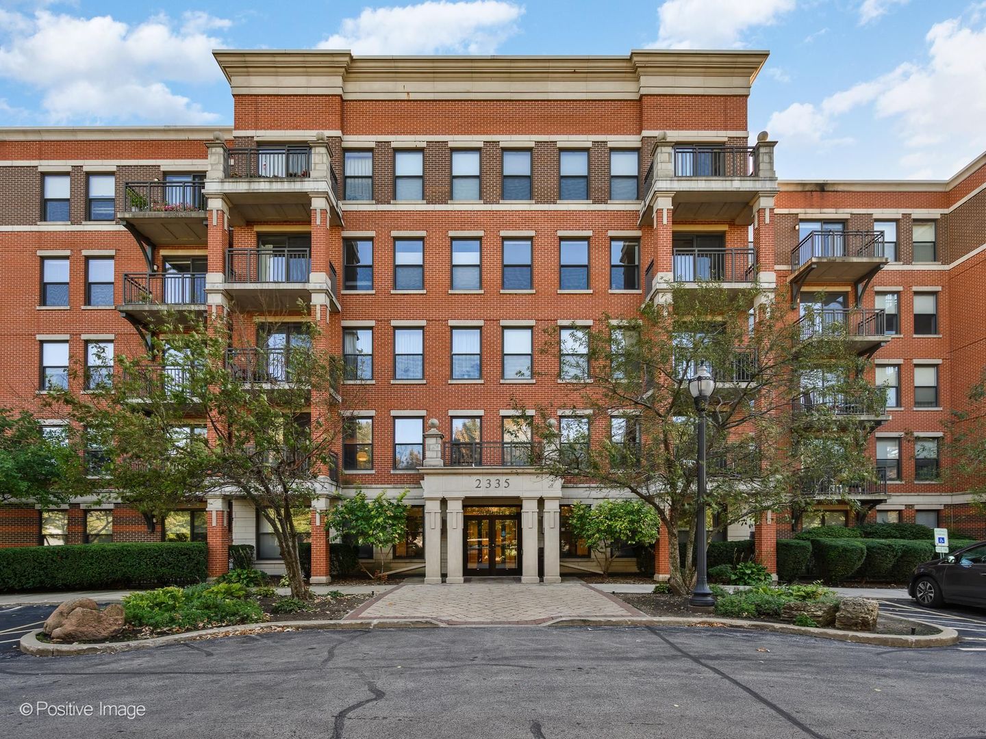 2335 W Belle Plaine Avenue Unit 209 — photo