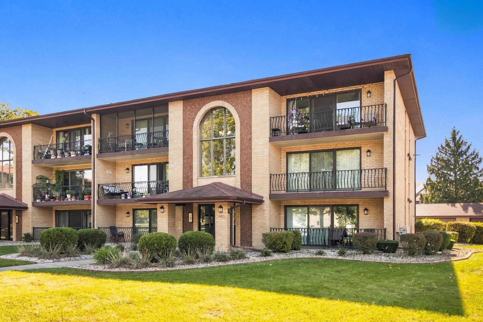 15651 Garden View Court Unit 2D — photo