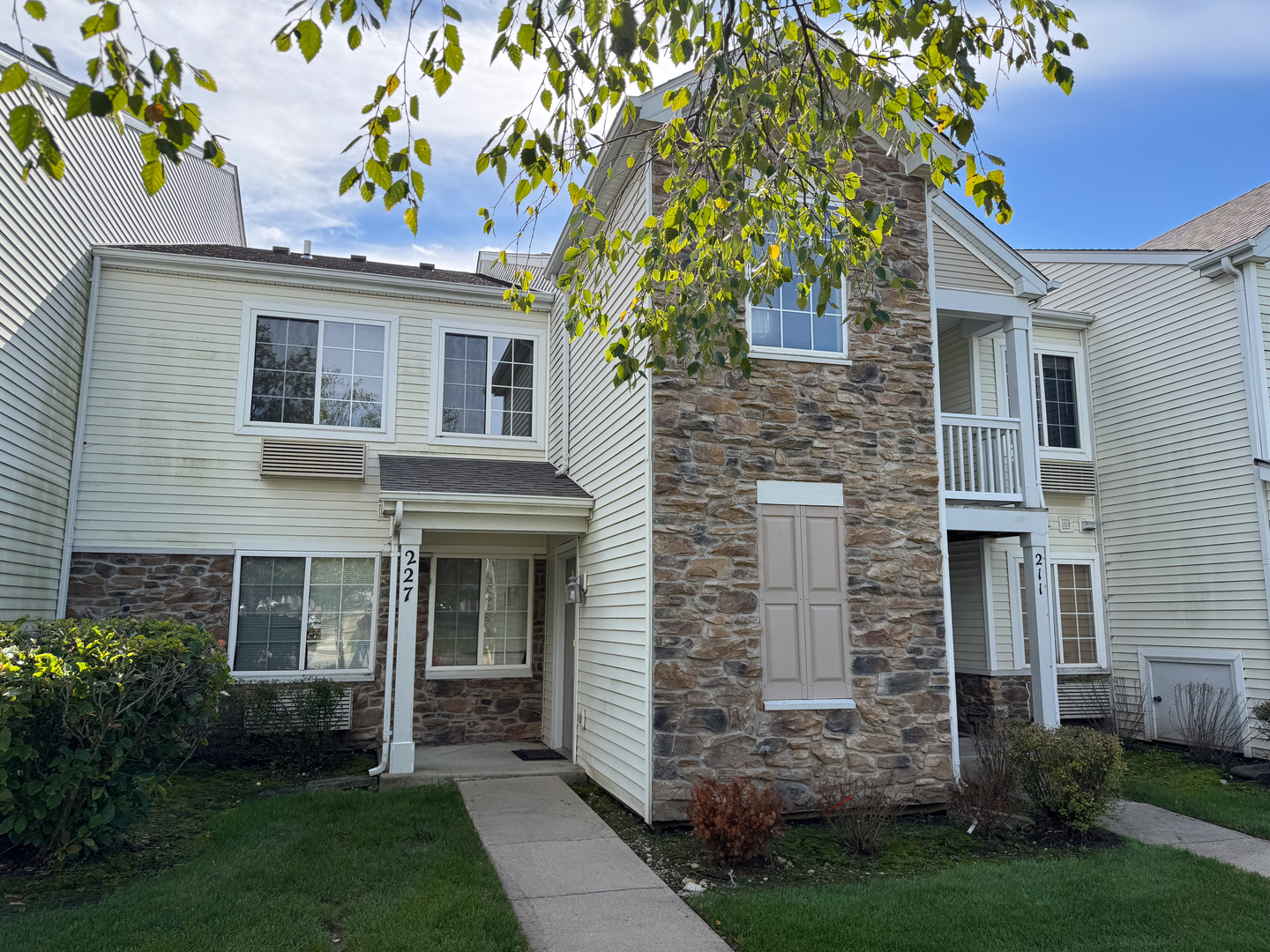 227 Silverstone Drive Unit 227 — photo