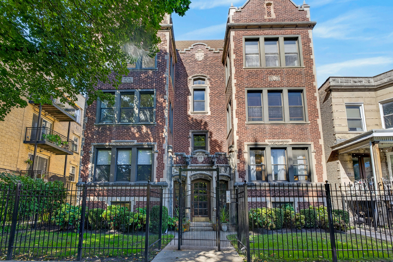 1252 W Winona Street Unit 1 — photo