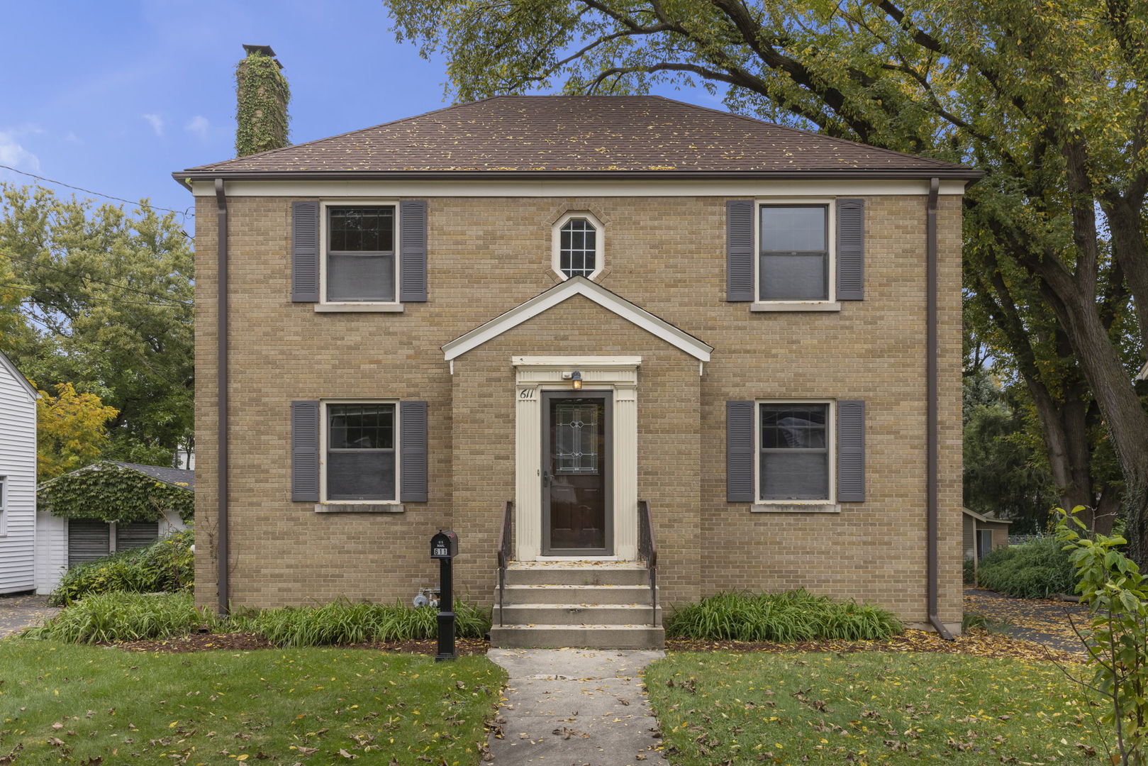 611 E Illinois Street — photo