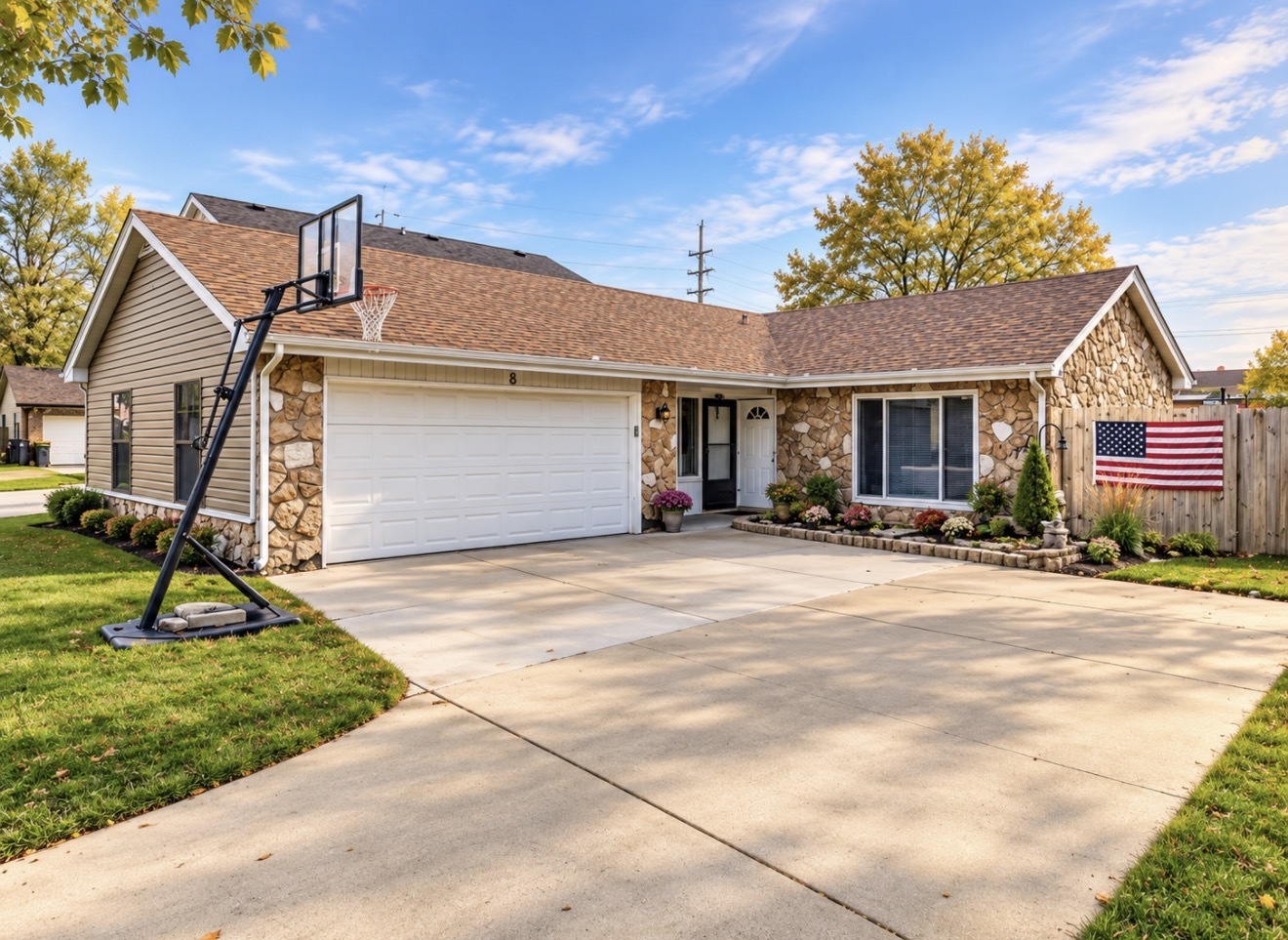 8 Southbury Court — photo