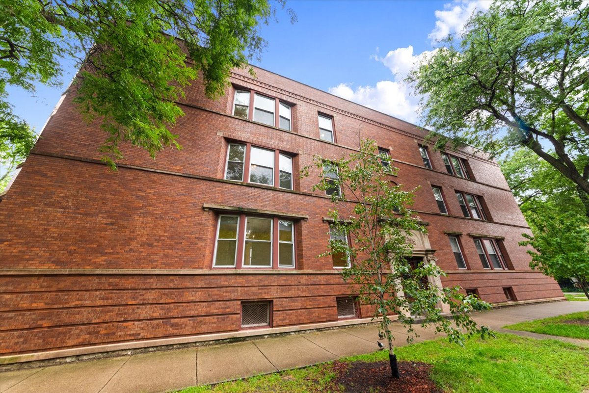 1353 W Catalpa Avenue Unit 3 — photo